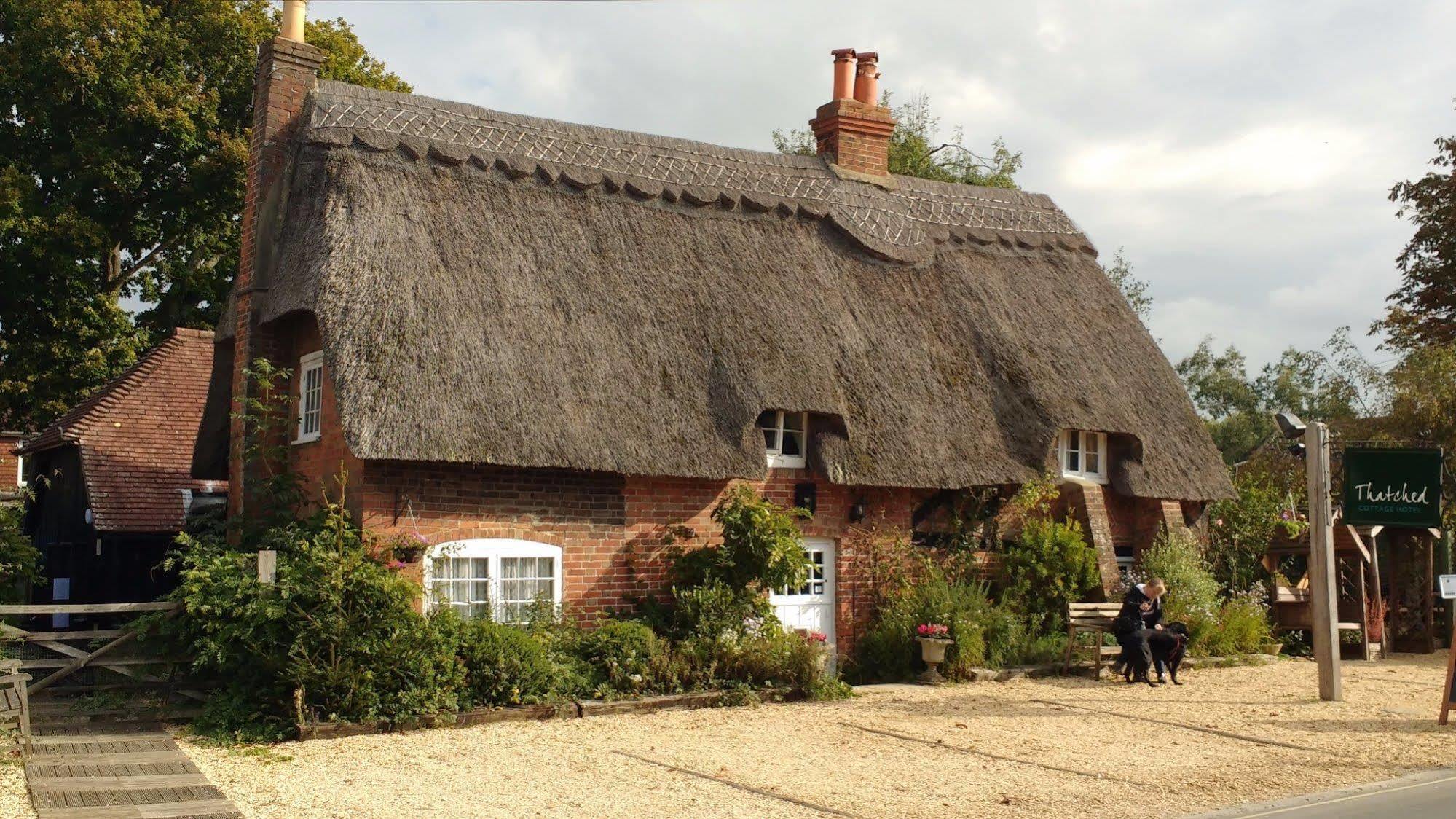 Thatched Cottage Hotel Brockenhurst Exterior foto