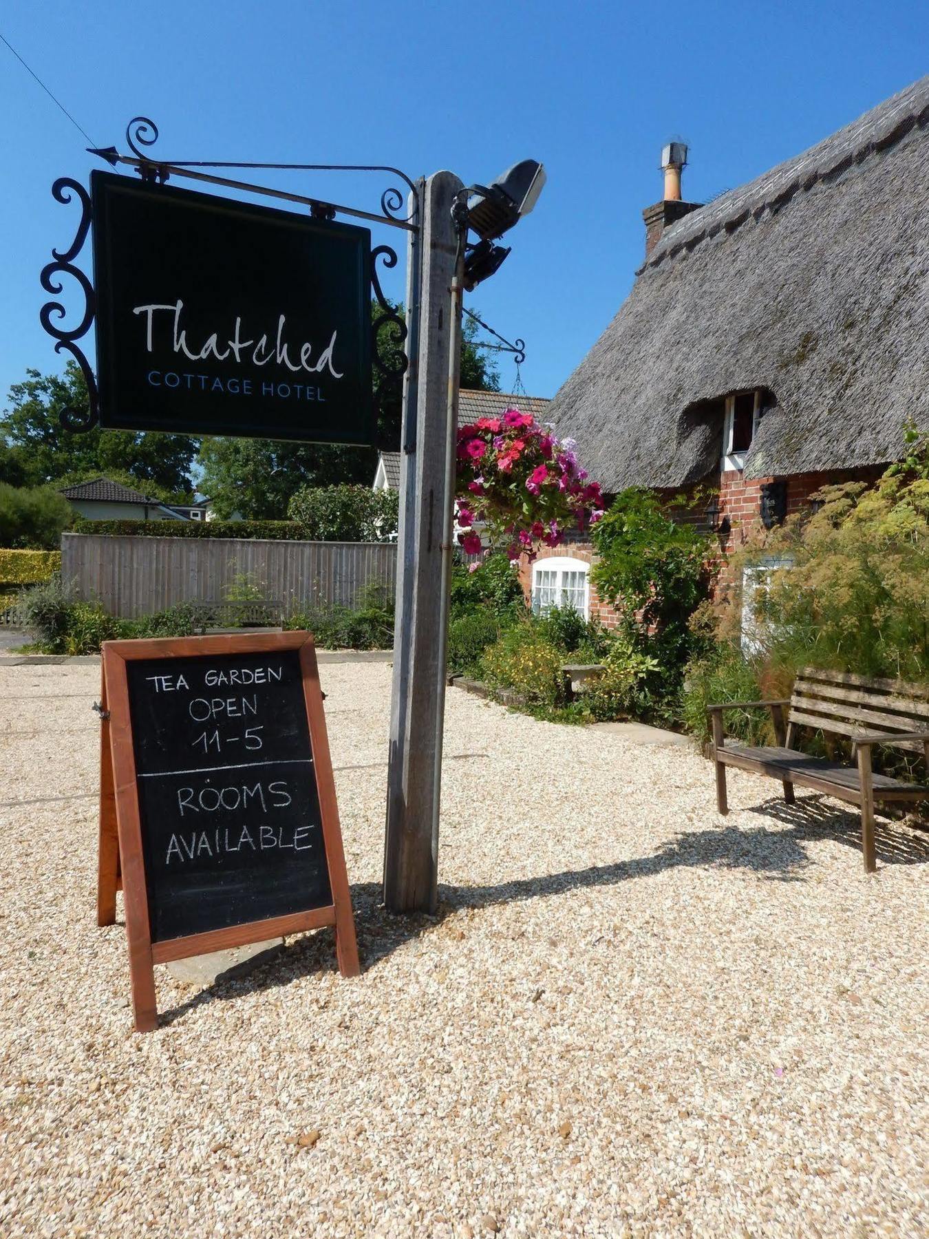 Thatched Cottage Hotel Brockenhurst Exterior foto